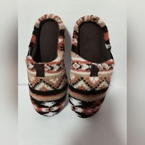 New Men Slippers / Size 8-9